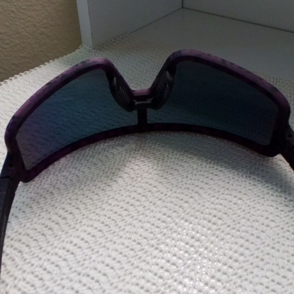 AS IS Women's Sunglasses - Picture 3 of 4